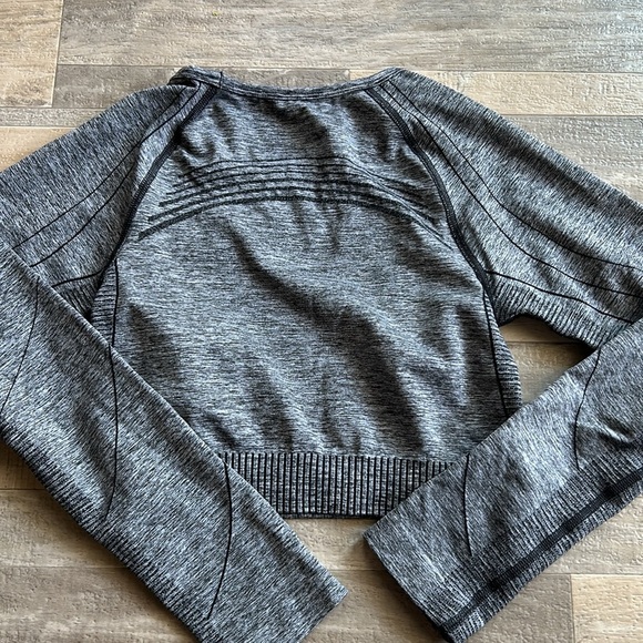 Gymshark grey long sleeve fitted exercise top - Picture 4 of 4
